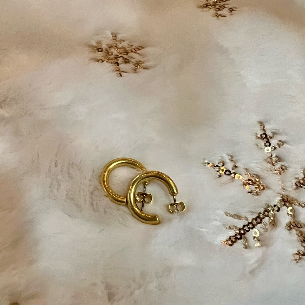 Madewell 14k gold plated chic hoop earrings